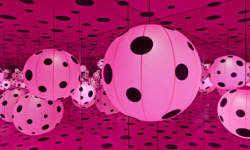 Polka Dotted Hanging Balls Infinity Room