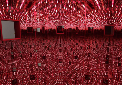Red Light Infinity Room